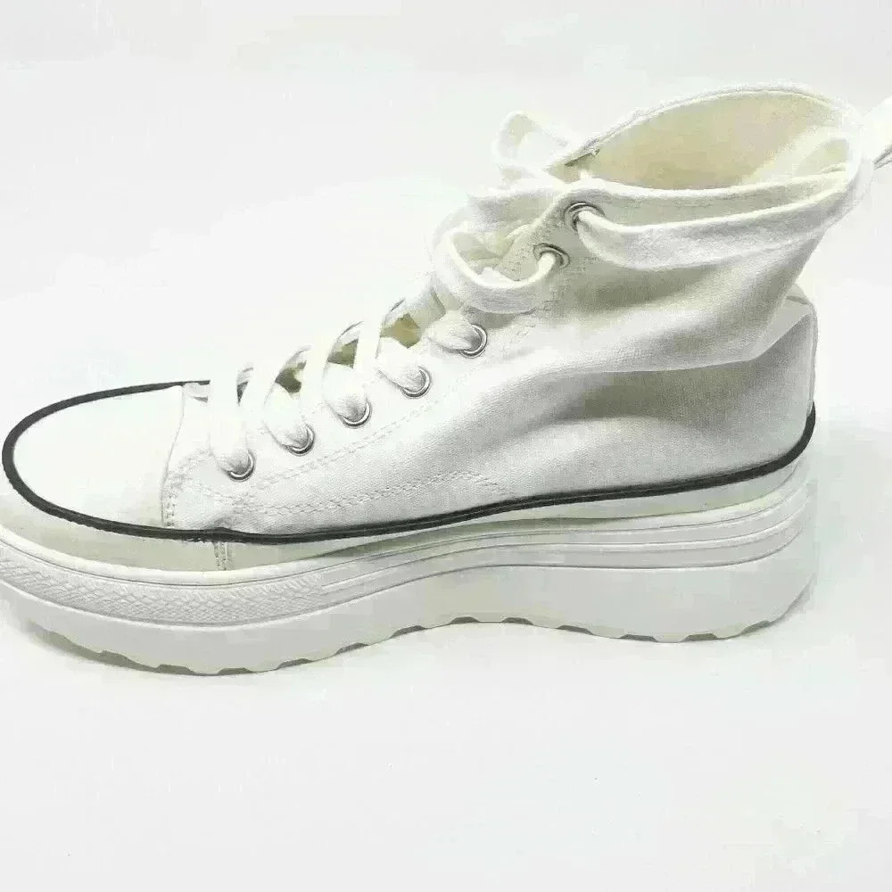 BRAND NEW IN BOX  Steve Madden Molliee Sneaker White Fabric - Picture 3 of 9
